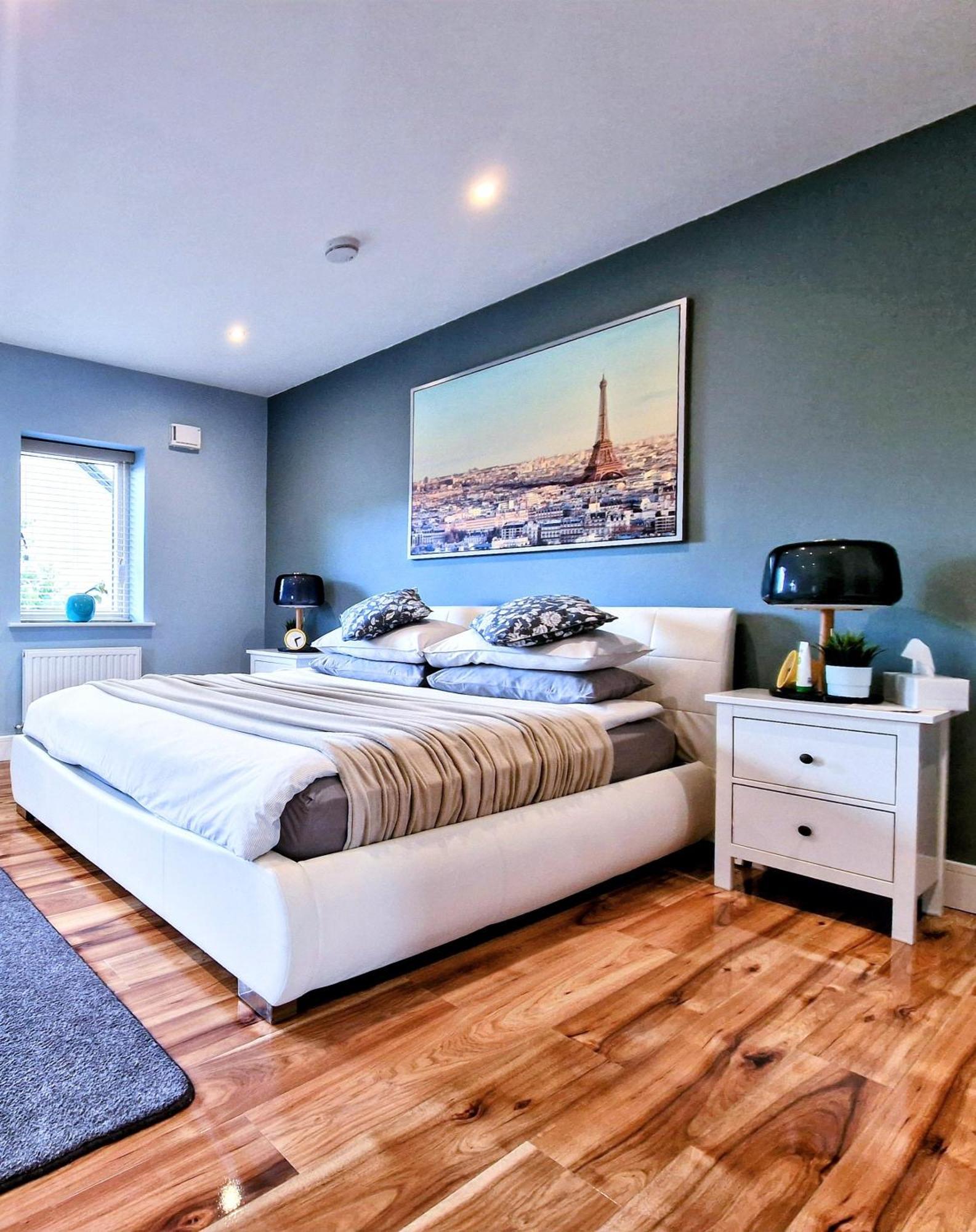 Master Bedroom With Ensuite Lucan Extérieur photo
